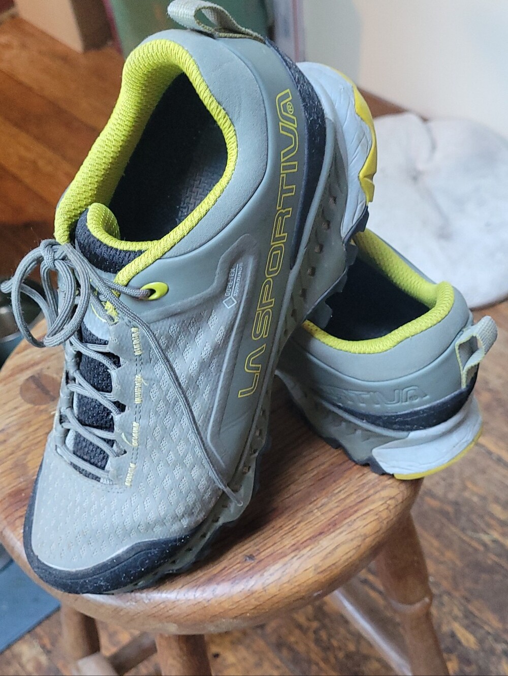 La Sportiva GTX Hiking Shoes Sz 9